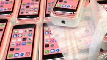 'More Fun, More Colourful' iPhone 5C Is Made of Plastic, Costs Only $99 - and Will Have a Longer-Lasting Battery 'More Fun, More Colourful' iPhone 5C Is Made of Plastic, Costs Only $99 - and Will Have a Longer-Lasting Battery
