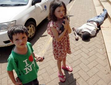 Astonishing Moment British Boy, 4, Confronted Kenyan Mall Gunman… Who Gave Him Mars Bars and Begged for Forgiveness Astonishing Moment British Boy, 4, Confronted Kenyan Mall Gunman… Who Gave Him Mars Bars and Begged for Forgiveness