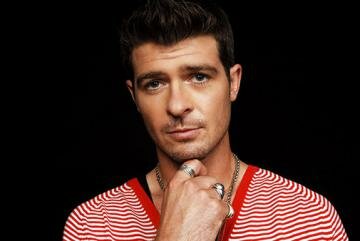 Robin Thicke 'Blurred Lines' Still Tops UK Charts Robin Thicke 'Blurred Lines' Still Tops UK Charts
