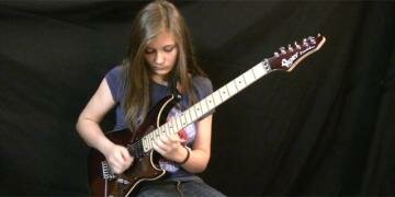 Amazing Teen Girl's Guitar Solo Sparks Envy Worldwide Amazing Teen Girl's Guitar Solo Sparks Envy Worldwide