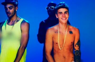 Justin Bieber Busts Out 'Lolly' Raps with Juicy J in New Video Justin Bieber Busts Out 'Lolly' Raps with Juicy J in New Video