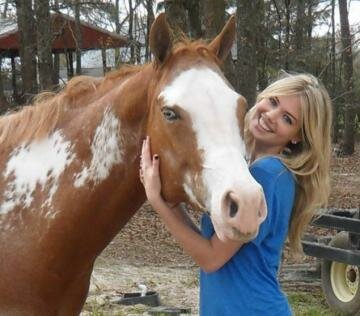 Kate Upton Poses Topless on Horse for Modeling Shoot Kate Upton Poses Topless on Horse for Modeling Shoot